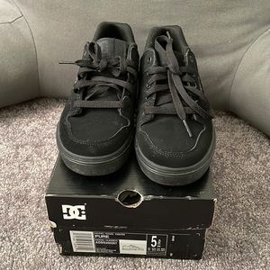 DC Black Size 5 Boys shoes